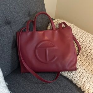 Médium Telfar Shopper in Oxblood